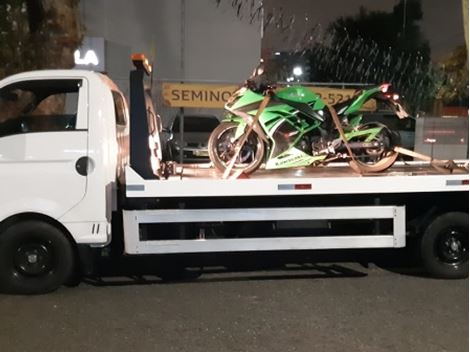 Guincho para Motos na Rua Emiliano Perneta