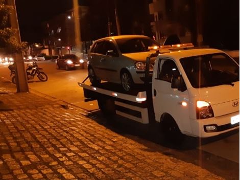 Reboque 24hs na Rua Brigadeiro Franco